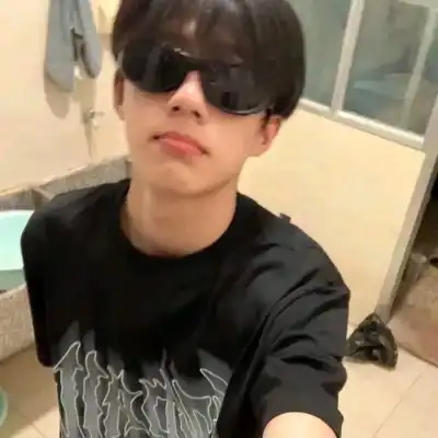 隗逸馨